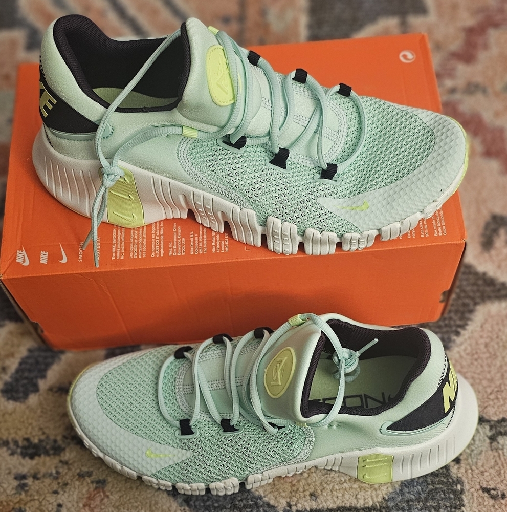 New Nike Free Metcon 4 Men Run Size 11 Color Ghost Green